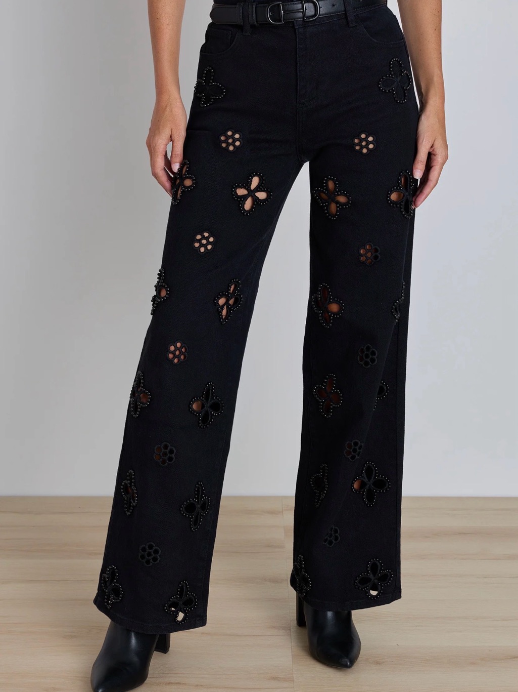 Noli Black Floral Cutout Wide-Leg Jeans With Beaded Trim